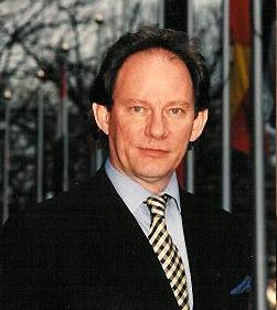 Вицепрезидентът на Европейския парламент, г-н Едуард MакМилан-Скот 