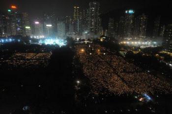 Около 150 000 участници се събраха на възпоменание с бдение във Виктория Парк