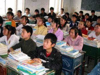 Ученици в класната стая, провинция Анхуей, Китай 