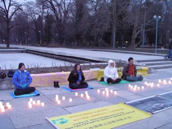 Бдение със свещи в памет на зверски убитите в преследването от ККП в Китай
