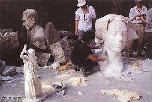 28 мая 1989 г. Студенты-будущие скульпторы пытаются сделать китайскую демократическую статую Свободы. Фото с 64memo.com