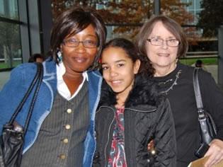 Г-жа Льо Бланк посети финалното представление на нюйоркската компания в Далас със своите майка и дъщеря. (Catherine Yang / Epoch Times)