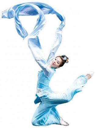 Изпълнение на танцьорка от Шен Юн (Shen Yun) по време на Международния конкурс за класически китайски танци на телевизия Ню Танг Дайнъсти (New Tang Dynasty Television)