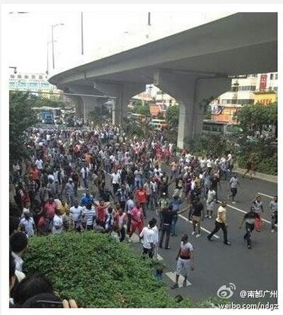 Протестът на африканците срещу полицията. Град Гуанджоу, провинция Гуандонг.