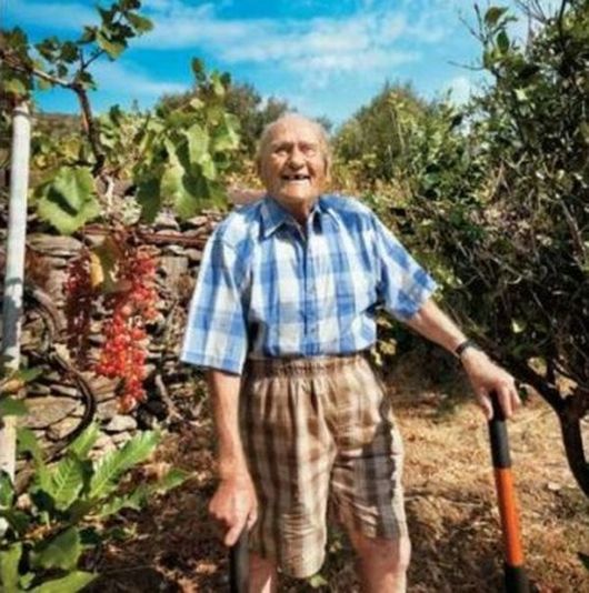 Стаматис Мораитис - Болен от рак отказа химиотерапия и живя до 102 години