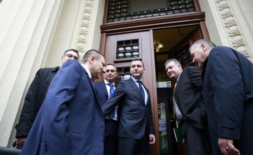 зам.-главния прокурор Б. Сарафов (първият вляво), финансовият министър В. Горанов (в средата) и главсека на МВР