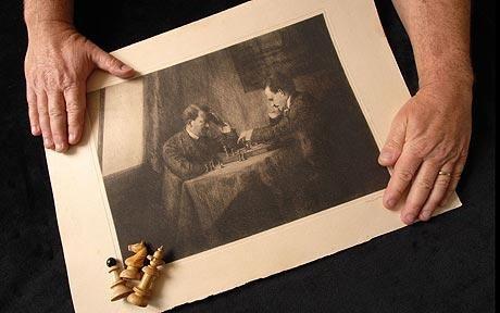 Хитлер и Ленин играят шах в дома на Ротшилд